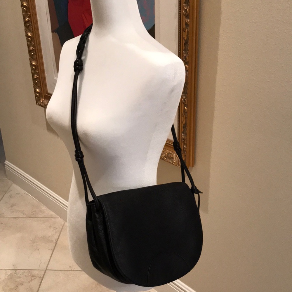 Black Vince Camino Leather Shoulder Bag